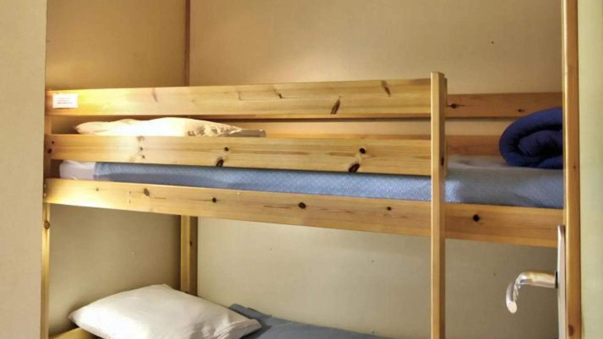 Holiday home Chalet 2 Chambres Avec Acces Pmr, Terrasse Privee, Piscine, Activites Plein Air. - Fr-1-496-246 Saint-Rirand
