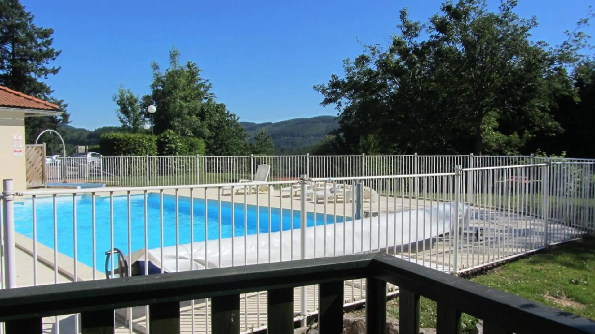 Holiday home Chalet 2 Chambres Avec Acces Pmr, Terrasse Privee, Piscine, Activites Plein Air. - Fr-1-496-246 Saint-Rirand