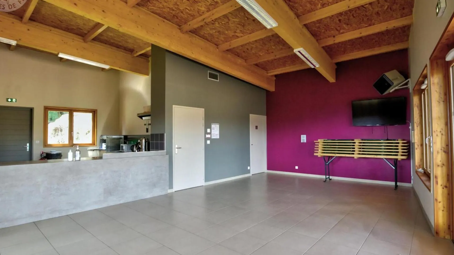 Holiday home Chalet 2 Chambres Avec Acces Pmr, Terrasse Privee, Piscine, Activites Plein Air. - Fr-1-496-246 Saint-Rirand France